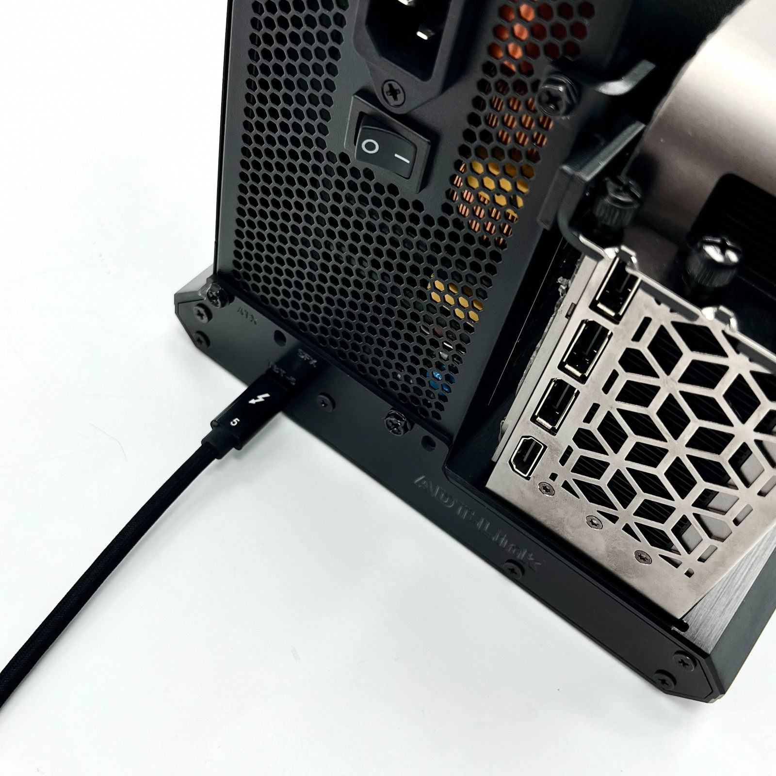 ADT Thunderbolt-5/4/3 Docking  - Thunderbolt 4 External Gpu Enclosure ulasan dan harga